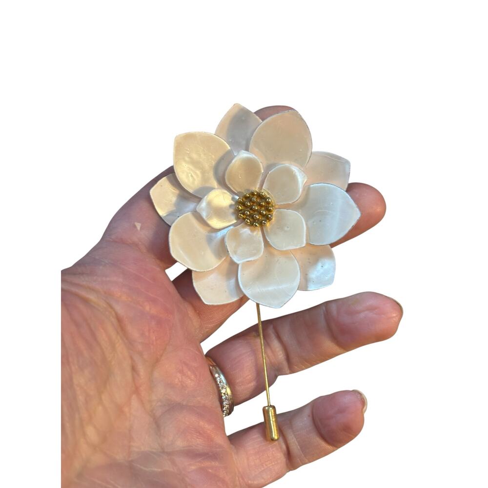 Vintage 50s 60s White Enamel Flower Brooch Restored Pearlized Floral Pin OOAK - Picture 5 of 5